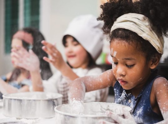 kidscookingclasses_hero-900x643